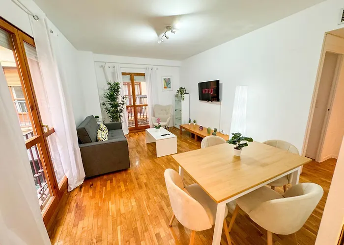 Laurel Del Pilar Comotucasa